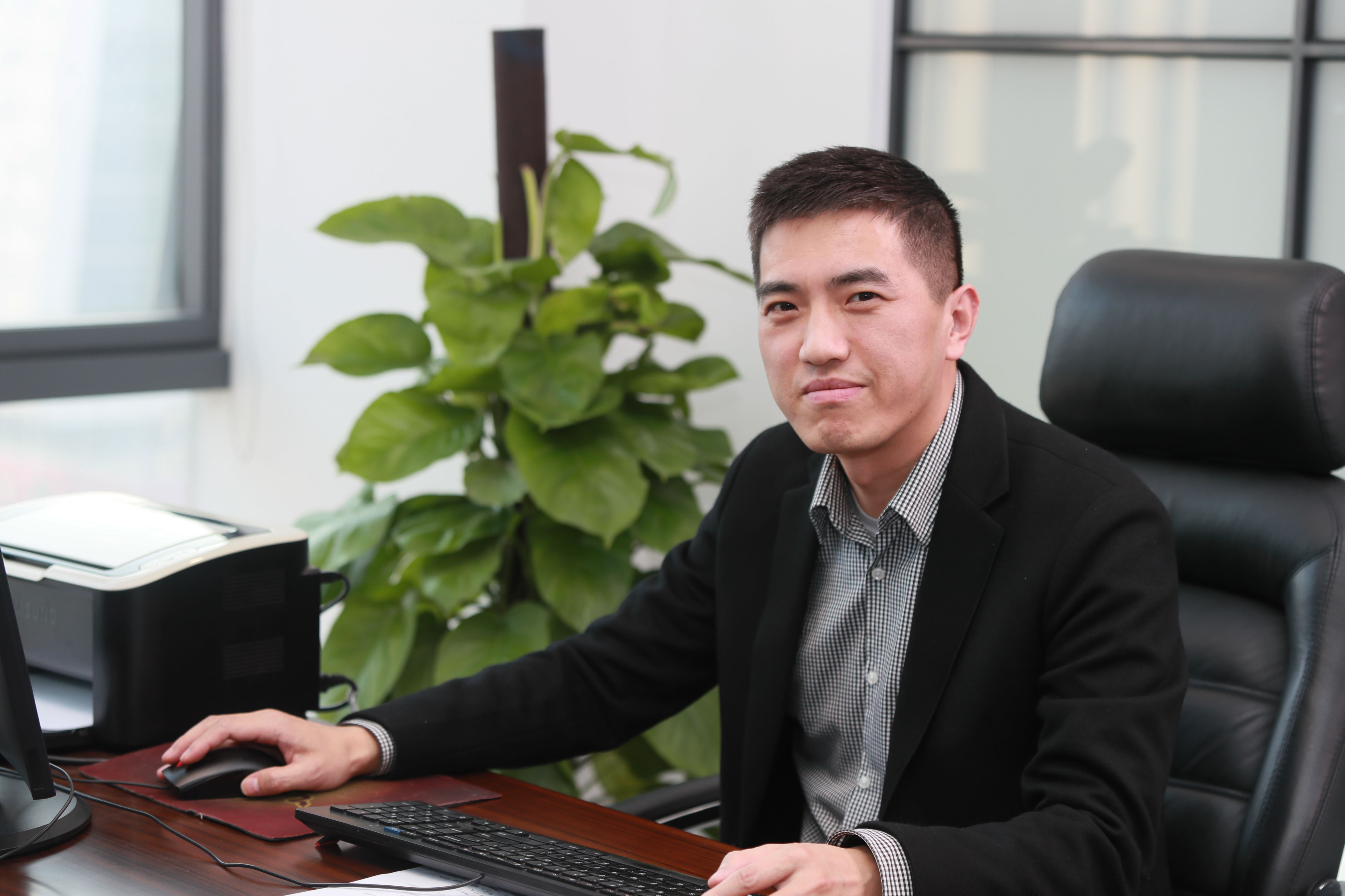 晶天人物專訪丨顧曉冬:始于熱愛,基于實干,成于創(chuàng)新(圖1) 晶天人物專訪丨顧曉冬:始于熱愛,基于實干,成于創(chuàng)新(圖1)